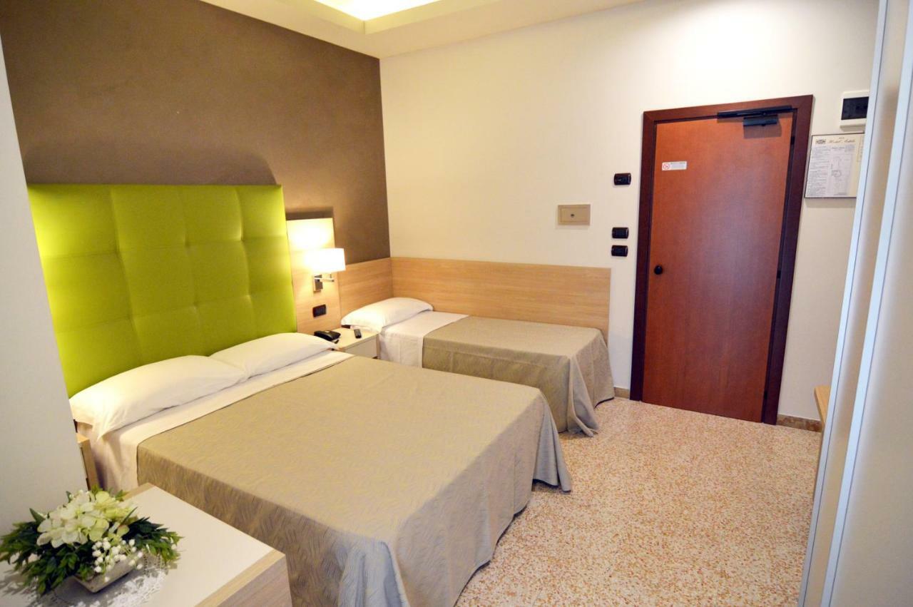 Hotel Adele Bellaria-Igea Marina Exterior foto
