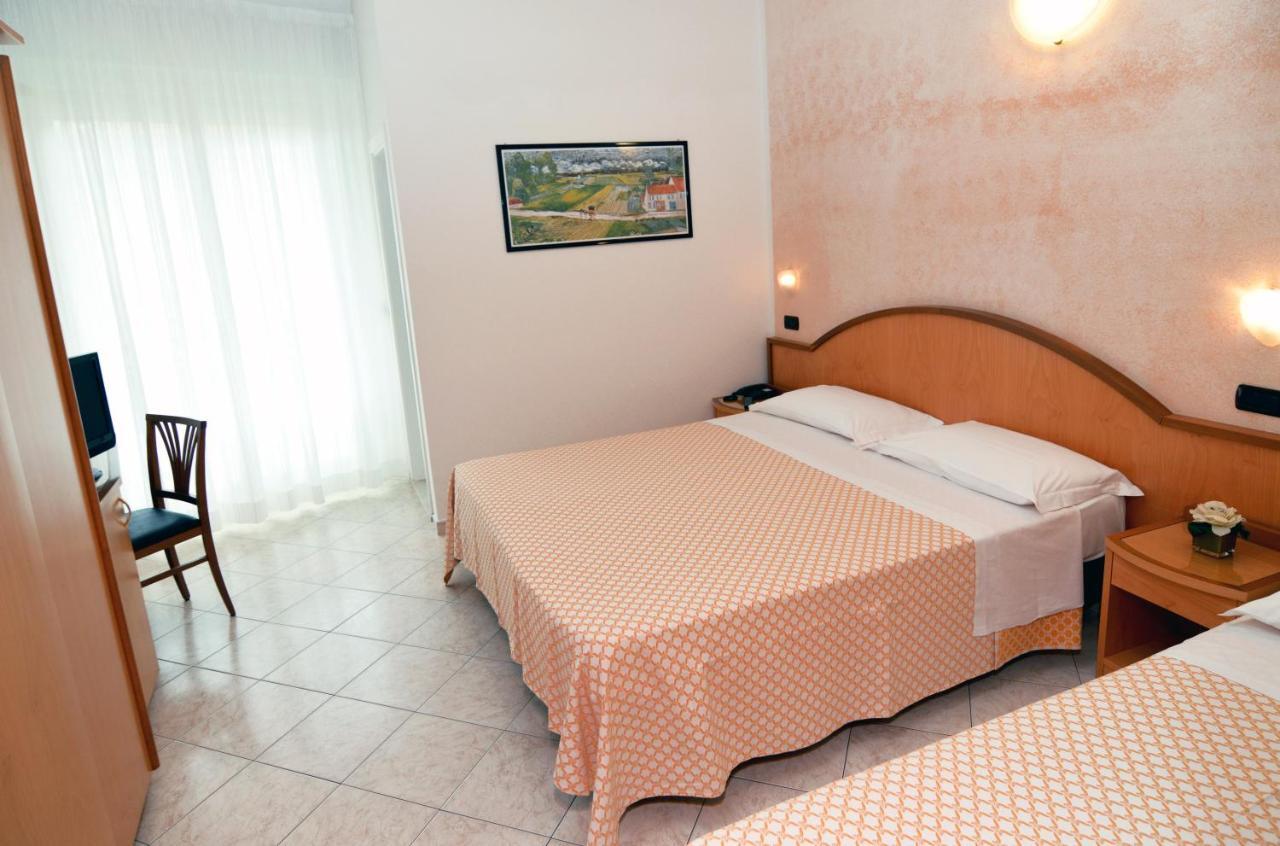 Hotel Adele Bellaria-Igea Marina Exterior foto
